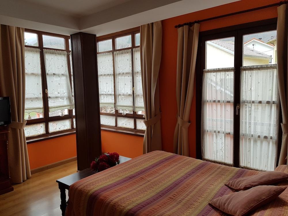 Hotel Rural La Plaza Caso المظهر الخارجي الصورة