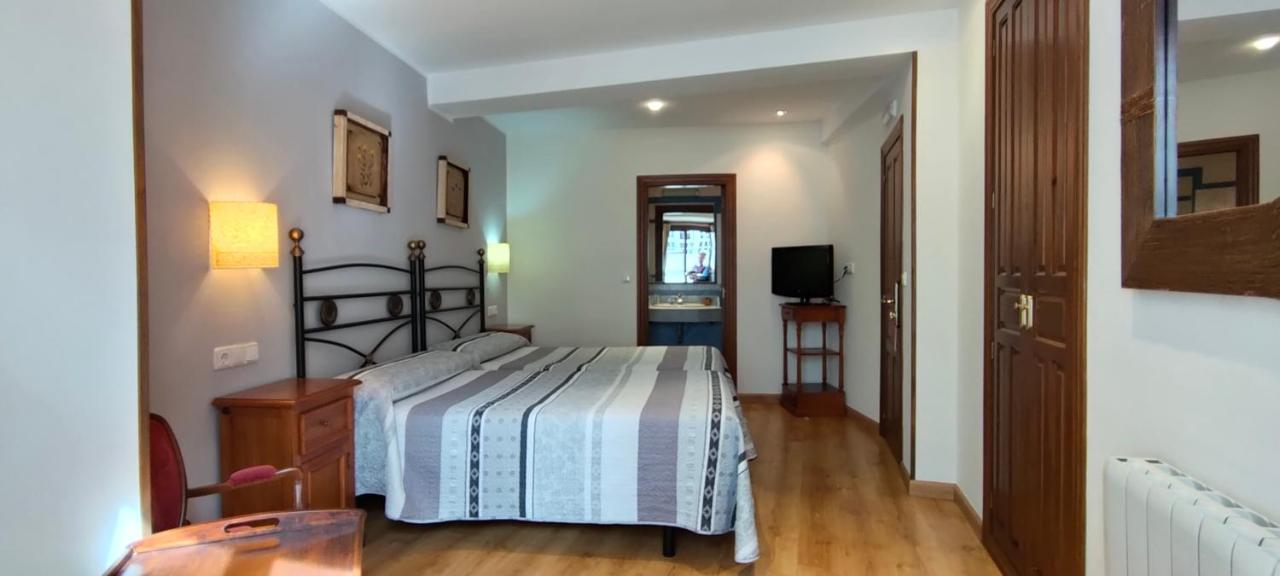 Hotel Rural La Plaza Caso المظهر الخارجي الصورة